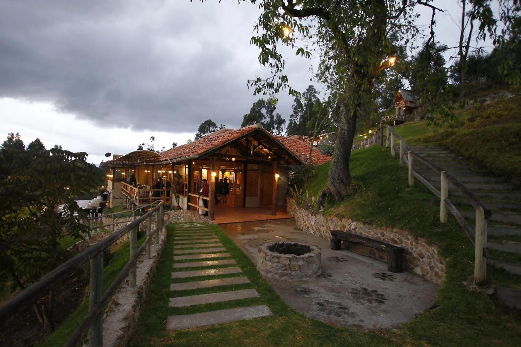 Killary Lodge & Glamping Cachanlo de Sidcay エクステリア 写真