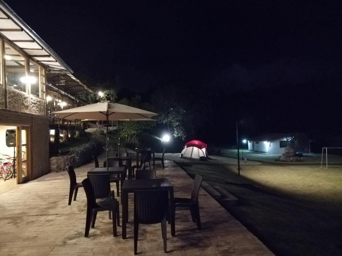 Killary Lodge & Glamping Cachanlo de Sidcay エクステリア 写真